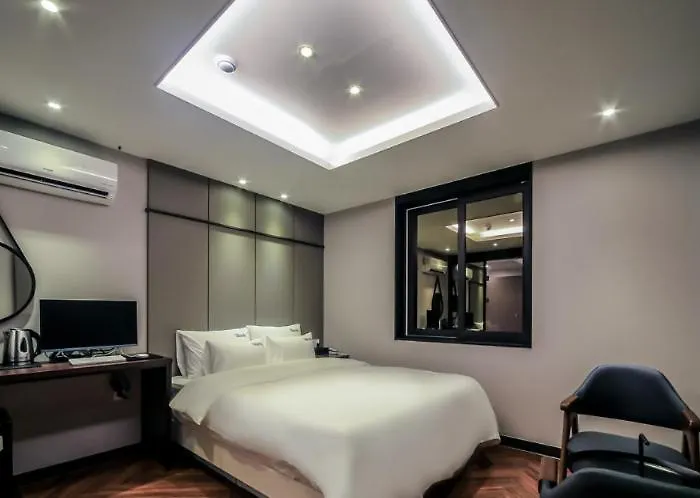 Hotel Smith Daeyeon Busan